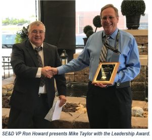 Mike Taylor Recieves Leadership Award